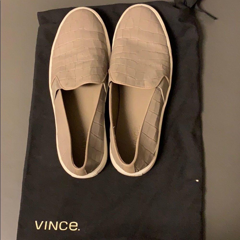 Vince grey leather shoes